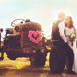 DJ Rockalot - Addictive Music & Sound - Who doesn't love a Country Wedding!