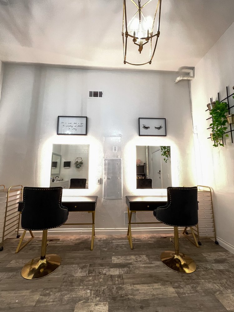 220 Beauty Studios Logo