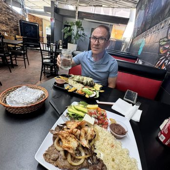 El Sabroso Grill - Salvadoran Near Me - Whittier, California El Sabroso Grill - Salvadoran Near Me - Whittier, California