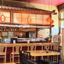 Yuki Hana Sushi - Interior