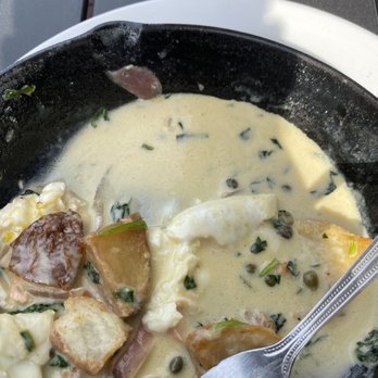 Half & Half - Salmon Hash juice - Breakfast & Brunch Near Me - St. Louis, Missouri