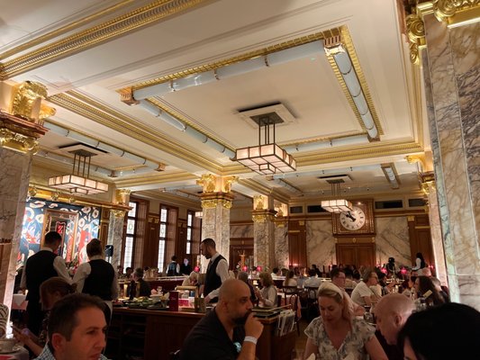 Brasserie Zedel by null