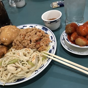 Main Garden - Almond chicken, sweet and sour pork, pork fried rice, chow mein. - Chinese Near Me - Kent, Washington Main Garden - Almond chicken, sweet and sour pork, pork fried rice, chow mein. - Chinese Near Me - Kent, Washington
