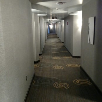 DoubleTree by Hilton Hotel Bemidji - Hallway - Hotels Near Me - Bemidji, Minnesota