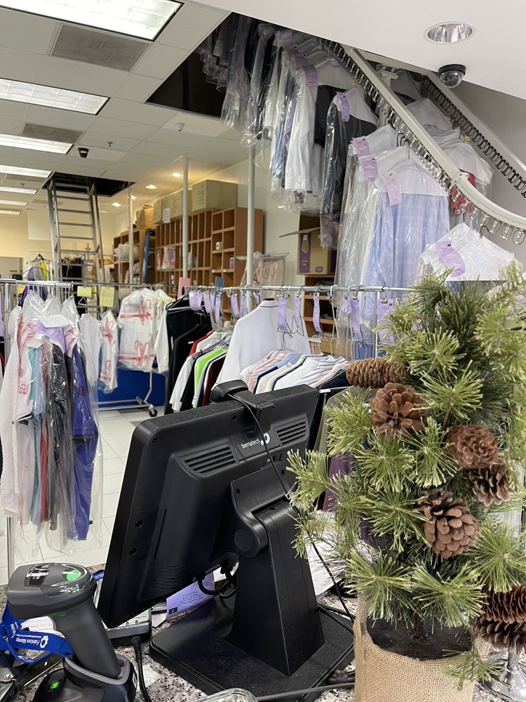 ELITE PRESS DRY CLEANERS Updated September 2024 14 Reviews 2600 NW 87th Ave, Doral