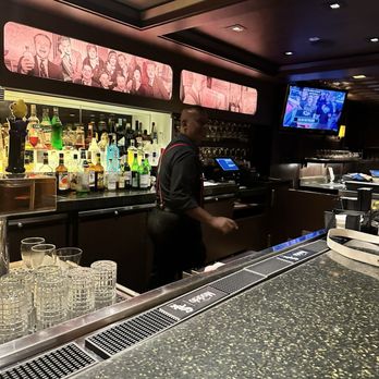 Potter's Bar - Bar area - Cocktail Bars Near Me - Chicago, Illinois