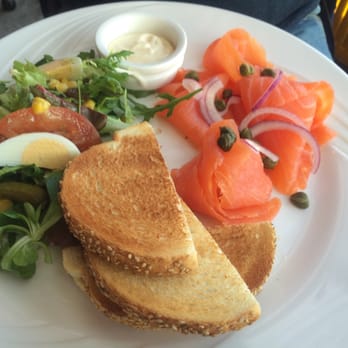 Café De Dijk - Salmon with toast - Restaurants Near Me - Volendam, New Hampshire Café De Dijk - Salmon with toast - Restaurants Near Me - Volendam, New Hampshire