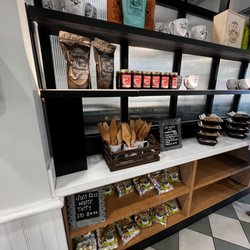 Polly's Pies Restaurant & Bakery