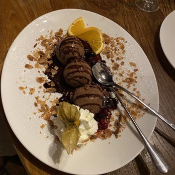 Augustiner Bräu Keller - Chocolate mousse - German Near Me - Hall in Tirol, 7