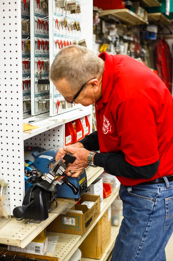 BABE’S HARDWARE Updated October 2024 450 N Indiana Ave, Englewood