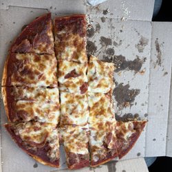 Gioacchino's Restaurant & Pizzeria - Sausage and pepperoni pizza