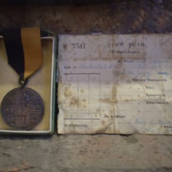 Geary's Bar - Michael Geary's 'Black & Tan Medal'