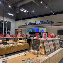 Le Monde Bakery & Cafe