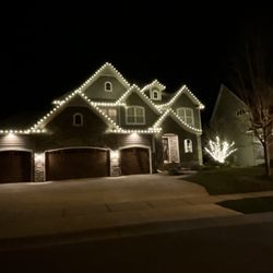 Southside Lawn & Snow - Holiday lighting