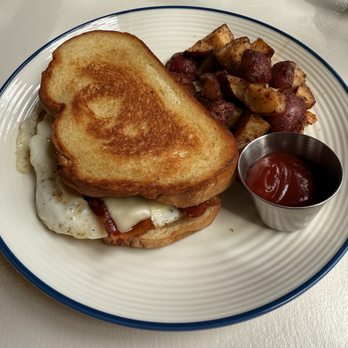 Cohen's Retreat - Bacon, egg and cheese on sourdough bread ... amazing!! - New American Near Me - Savannah, Georgia Cohen's Retreat - Bacon, egg and cheese on sourdough bread ... amazing!! - New American Near Me - Savannah, Georgia