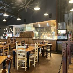 Big Mike's BBQ Smokehouse - Dining room
