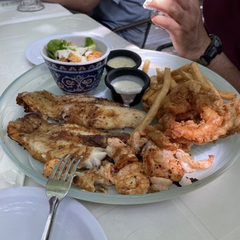 The Joint - The seafood platter for 2... just enough for us, we were not super full but we were satisfied. - Bars Near Me - Isla Mujeres, ROO