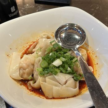 Din Tai Fung - Shrimp and kurobuta pork spicy wontons - Dim Sum Near Me - Anaheim, California