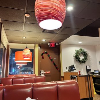 Denny's - cute christmas decor - Breakfast & Brunch Near Me - Frederick, Maryland