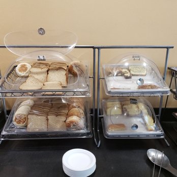 Fairfield Inn & Suites Phoenix Midtown - Bagels, English muffins and even lemon cake slices! - Hotels Near Me - Phoenix, Arizona