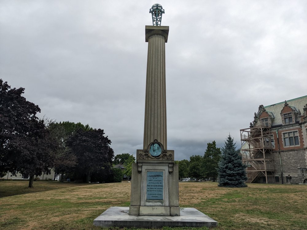 MONUMENT TO HENRY HUTTLESTON ROGERS 8 Huttleston Ave, Fairhaven
