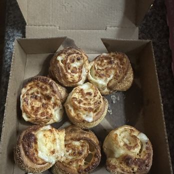 Pizza Guys - Cheezee Garlic Rolls - Pizza Near Me - Bakersfield, California