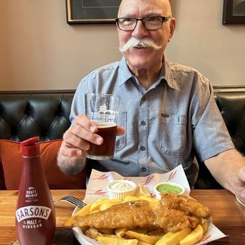 The Hansom Cab - Enjoying a delicious fish and chips and real ale at The Hansom Cab. - Pubs Near Me - London, XGL The Hansom Cab - Enjoying a delicious fish and chips and real ale at The Hansom Cab. - Pubs Near Me - London, XGL