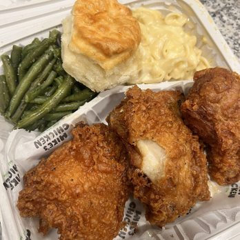 Mike's Chicken - 3 piece dark...the chicken was juicy, tender and the batter is everything! Loved the green beans and that biscuit was TOO GOOD - Chicken Shop Near Me - Plano, Texas