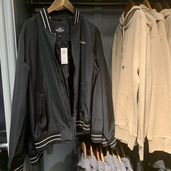 Hollister - Women's Clothing Near Me - Edison, New Jersey