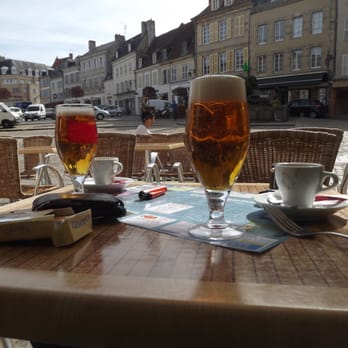 Hôtel Café du Commerce - Daily view - Hotels Near Me - Châtre (La), 36