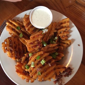 Mac's Pizza Pub Mainstrasse - Pizza Near Me - Covington, Kentucky