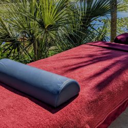 Seaside Mobile Massages - Massage available in your backyard or balcony.