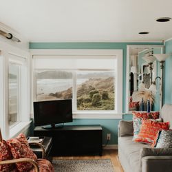 Nye Beach Condos & Cottages - Family Beach Cottage