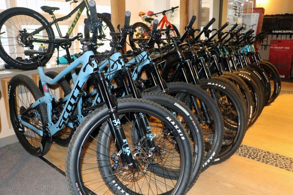 Pinnacle Ski And Sports by null