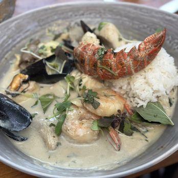 Duke's La Jolla - Seafood Hot Pot - New American Near Me - La Jolla, California Duke's La Jolla - Seafood Hot Pot - New American Near Me - La Jolla, California