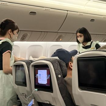 長榮航空股份有限公司 - A couple of the many pretty faces of Eva Air. - Airlines Near Me - Hong Kong, HK