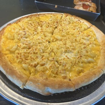 Cicis Pizza - Mac and Cheese Pizza - Pizza Near Me - Naperville, Illinois