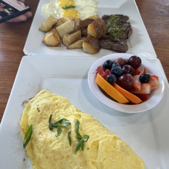 Heirloom Kitchen - Red Denver Omelette & Brisket Steak with Eggs - Burgers Near Me - Stockton, California Heirloom Kitchen - Red Denver Omelette & Brisket Steak with Eggs - Burgers Near Me - Stockton, California