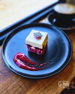 Le Petit Café Troutdale by null