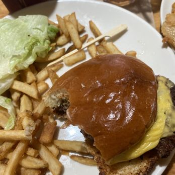 Applebee's Grill + Bar - This is their amazing classic cheeseburger - Sports Bars Near Me - Kalamazoo, Michigan