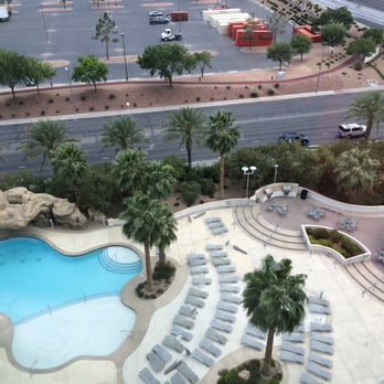 Turnberry Towers West - Pool View - Apartments Near Me - Las Vegas, Nevada Turnberry Towers West - Pool View - Apartments Near Me - Las Vegas, Nevada