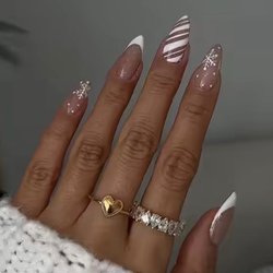 V-Luxe Nails & Spa