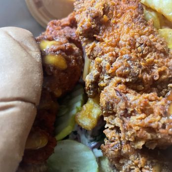 Dave's Hot Chicken - Chicken Shop Near Me - Milford, Connecticut
