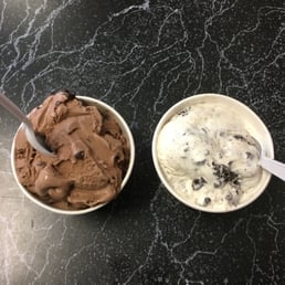 L - chocolate with chocolate chips, R - Oreo cream filling with chocolate chips and an oreo L - chocolate with chocolate chips, R - Oreo cream filling with chocolate chips and an oreo