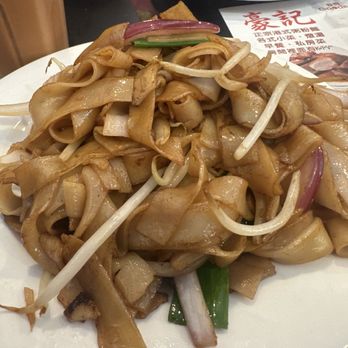 Ho Kee Cafe - San Gabriel - Beef Chow Fun with Soy Sauce - Cantonese Near Me - San Gabriel, California Ho Kee Cafe - San Gabriel - Beef Chow Fun with Soy Sauce - Cantonese Near Me - San Gabriel, California