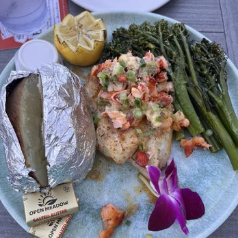 Buzz's Lighthouse Inn and Restaurant - Grouper - Seafood Near Me - Naples, Florida