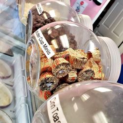 Tasty Creamery - More toppings