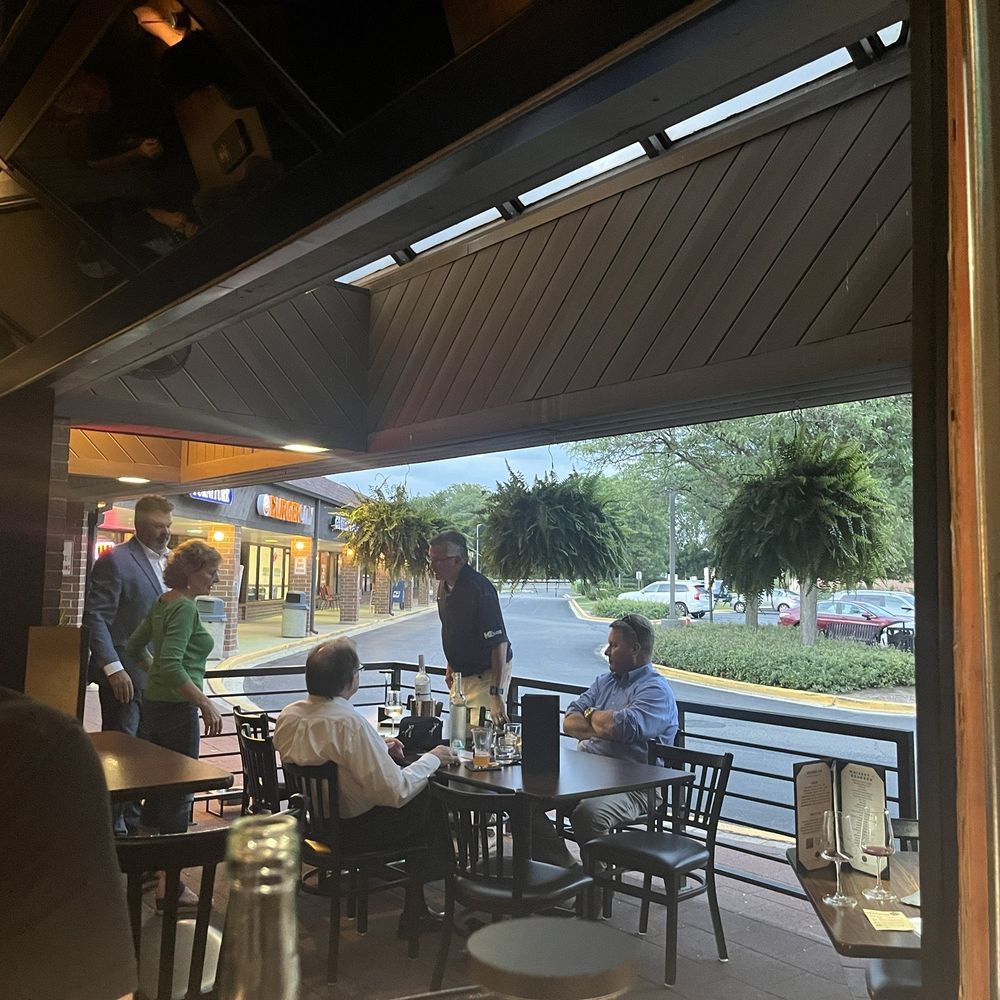 Kindred Gastropub - Small sidewalk patio - Beer, Wine & Spirits Near Me - Lisle, Illinois
