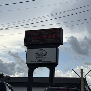 The Knot Burger Pub - Look for this sign and a small brick building in the back. Not marked well. - Burgers Near Me - Summerville, South Carolina The Knot Burger Pub - Look for this sign and a small brick building in the back. Not marked well. - Burgers Near Me - Summerville, South Carolina