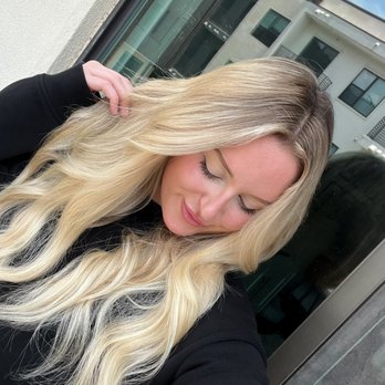 Spoke & Weal - My "after" hair!!! I wanted little money pieces in my hair and also for my hair to blend when it starts to grow. She nailed it! - Hair Salons Near Me - Austin, Texas Spoke & Weal - My "after" hair!!! I wanted little money pieces in my hair and also for my hair to blend when it starts to grow. She nailed it! - Hair Salons Near Me - Austin, Texas